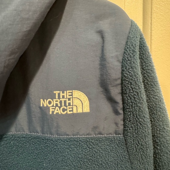 The north face hooded fleece coat - Picture 4 of 4